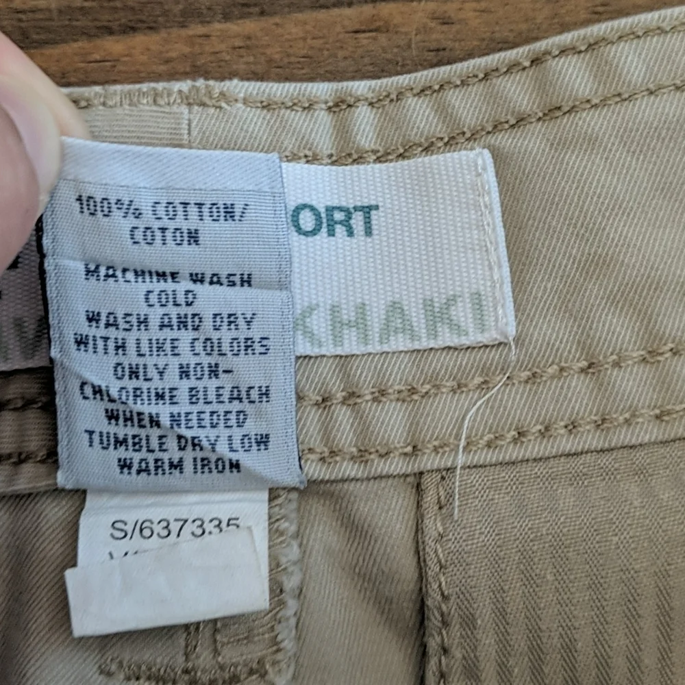 GAP FACTORY Favorite Khaki Cuffed Shorts